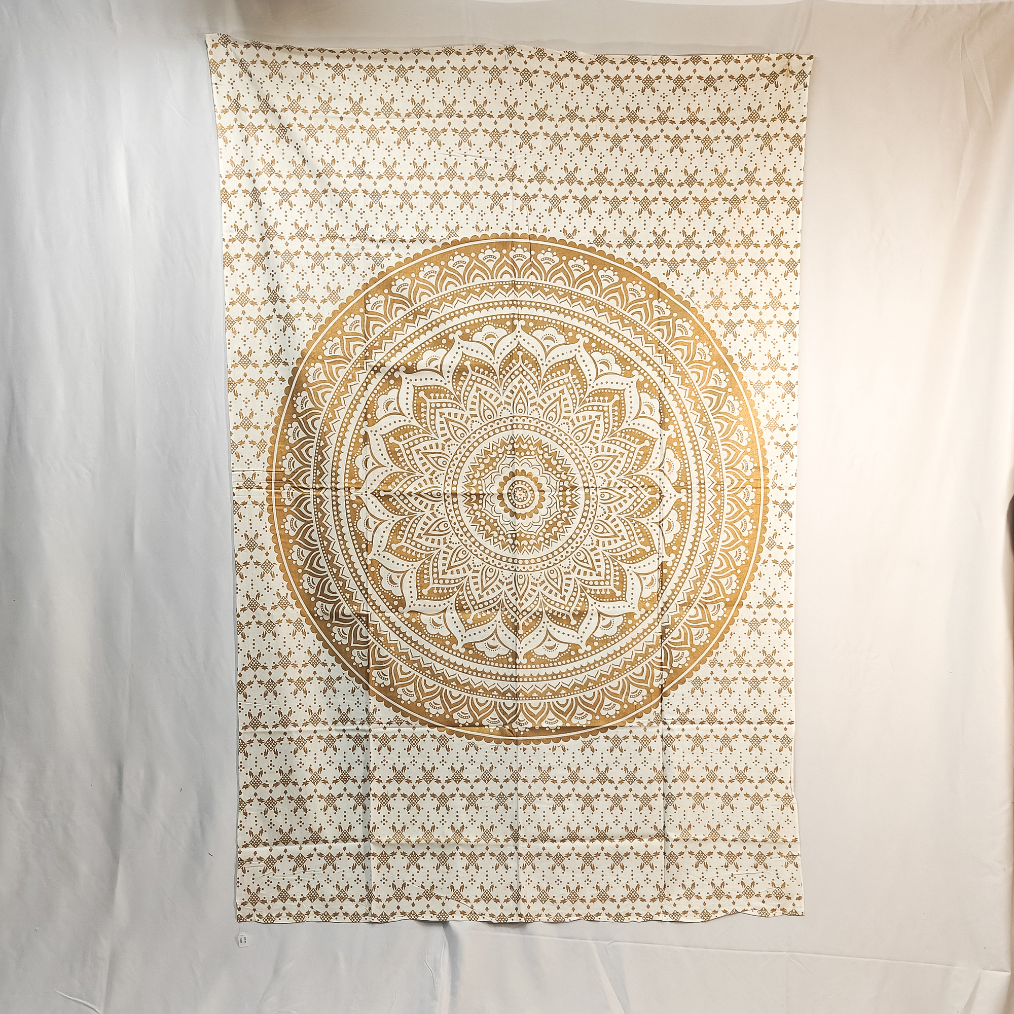 Mandala With Foil Gold White Single