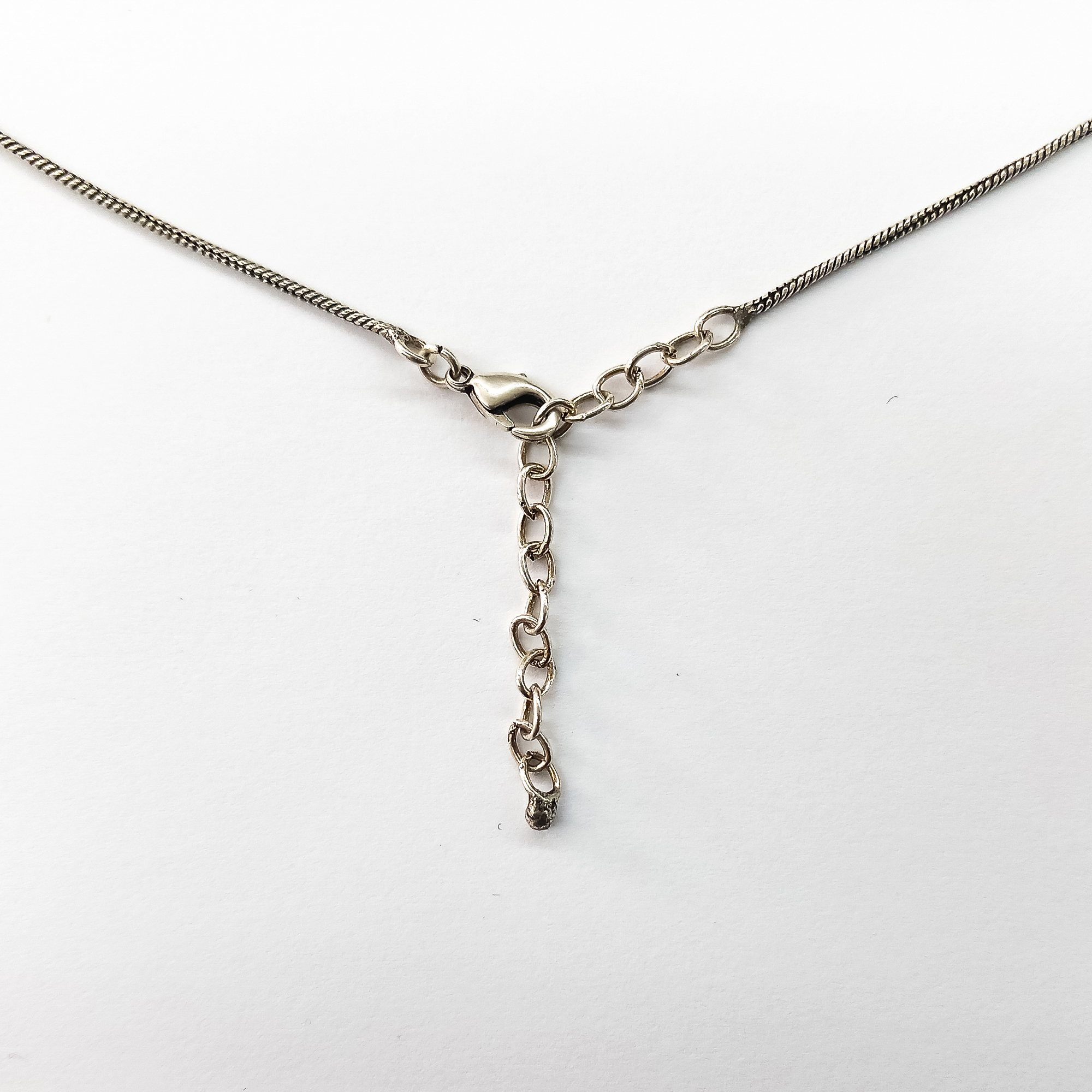 White Metal Chain 2