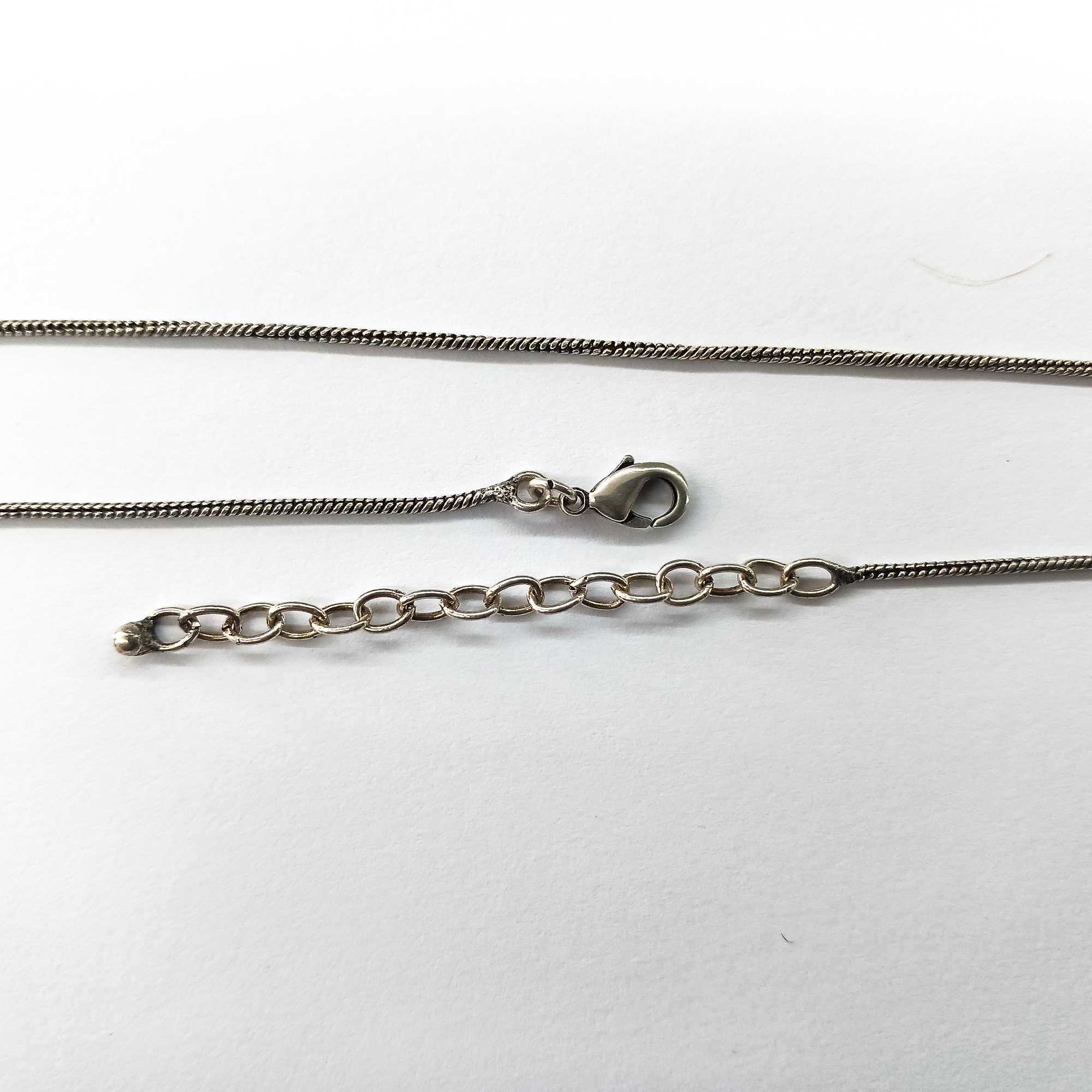 White Metal Chain 3