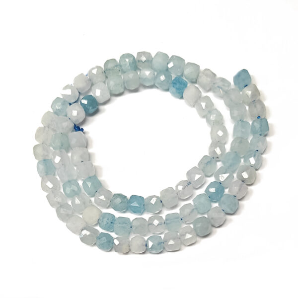 Faceted Aquamarine Cube Beads 4.5mm 241979 Faceted Aquamarine Cube Beads 4.5mm 241979